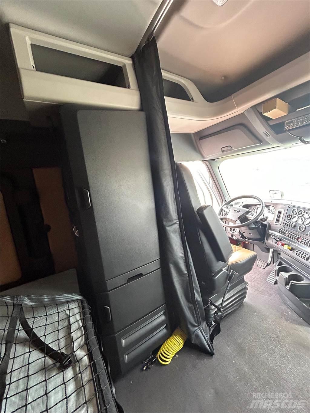 Western Star 49X Тягачі