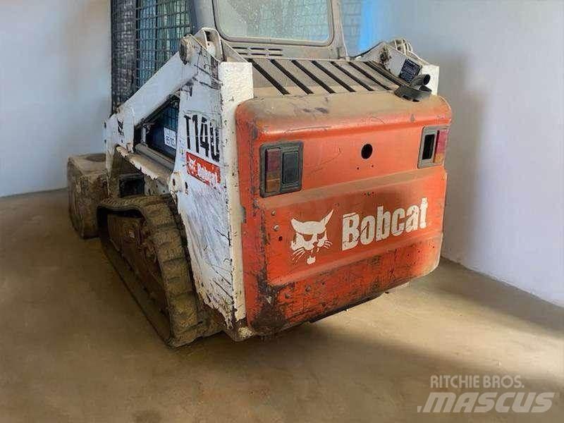 Bobcat T140 Малі навантажувачі