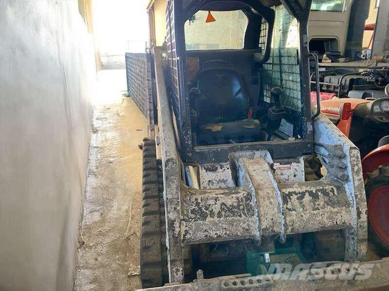 Bobcat T140 Малі навантажувачі