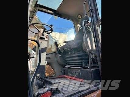 CASE WX210 Колісні екскаватори