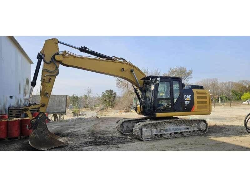 CAT 323F Гусеничні екскаватори