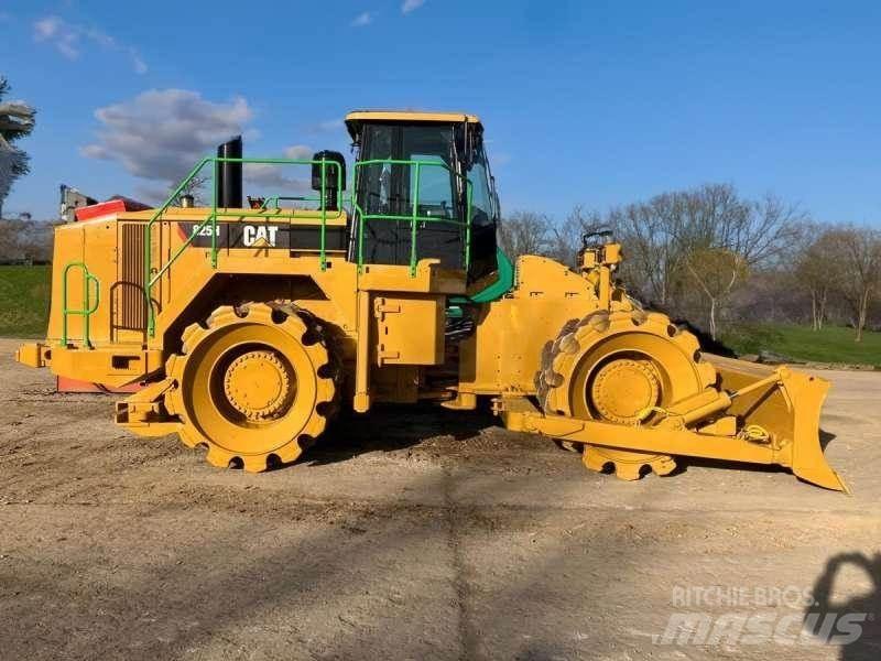 CAT 825H Сміттєві преси