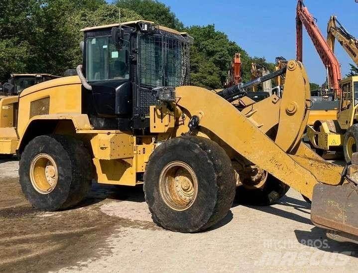 CAT 938M Фронтальні навантажувачі