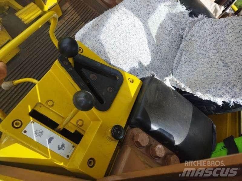 CAT 963 Гусеничні вантажники