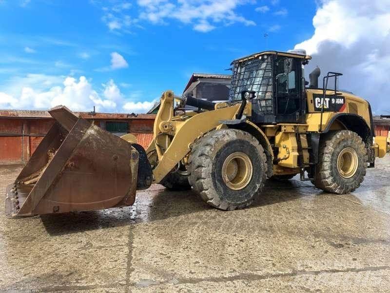 CAT 966M Фронтальні навантажувачі