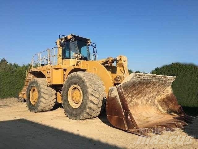 CAT 990 Фронтальні навантажувачі