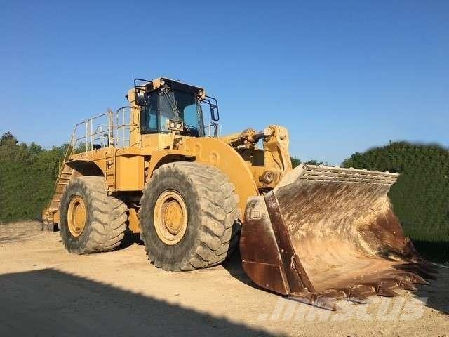 CAT 990 Фронтальні навантажувачі