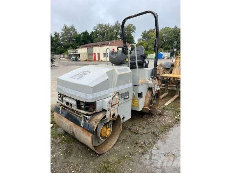 CAT CB224 Ущільнювачі грунту