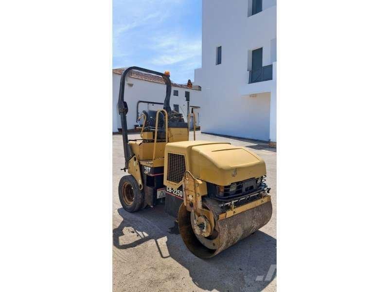 CAT CB225D Ущільнювачі грунту