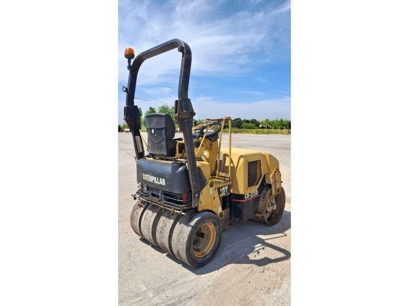 CAT CB225D Ущільнювачі грунту