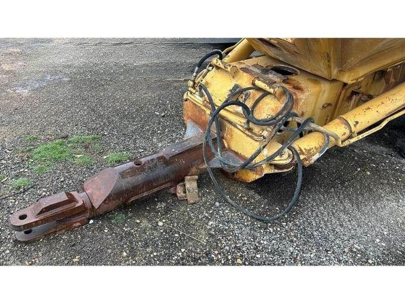 CAT D250B Самоскиди