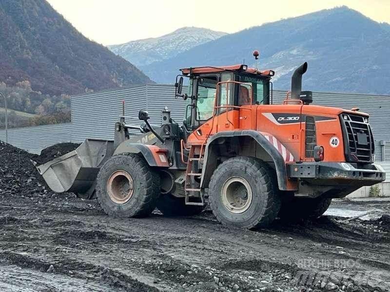 Doosan DL300 Фронтальні навантажувачі