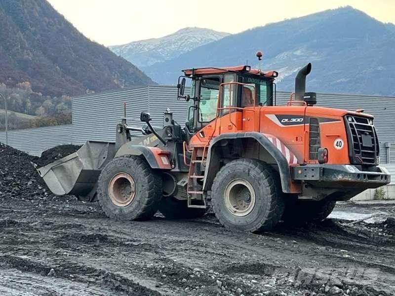 Doosan DL300 Фронтальні навантажувачі