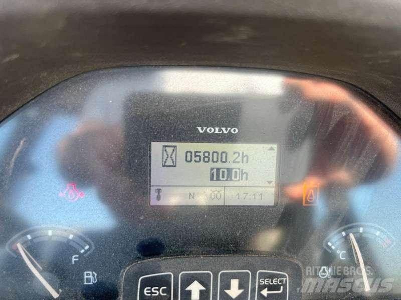 Volvo BL71B Екскаватори-навантажувачі