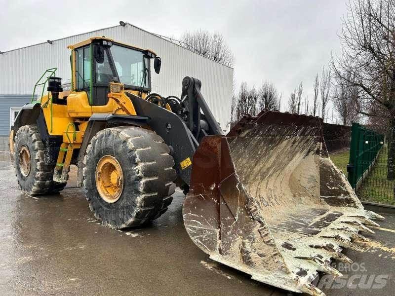 Volvo L220H Фронтальні навантажувачі