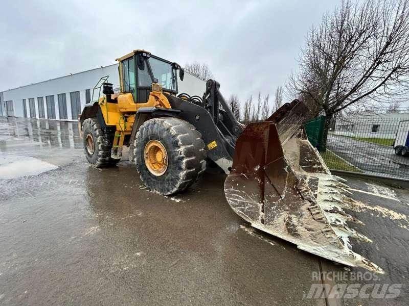 Volvo L220H Фронтальні навантажувачі