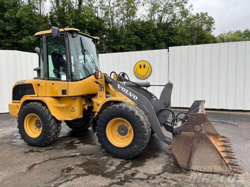 Volvo L30G Малі навантажувачі