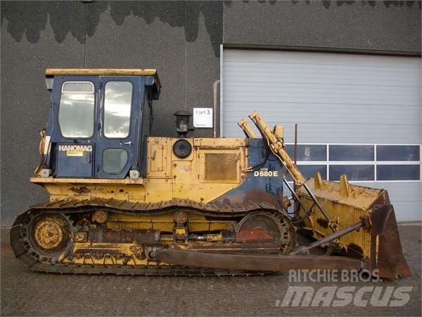 Hanomag D680E Гусеничні бульдозери
