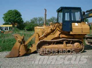 Komatsu D53S Гусеничні вантажники