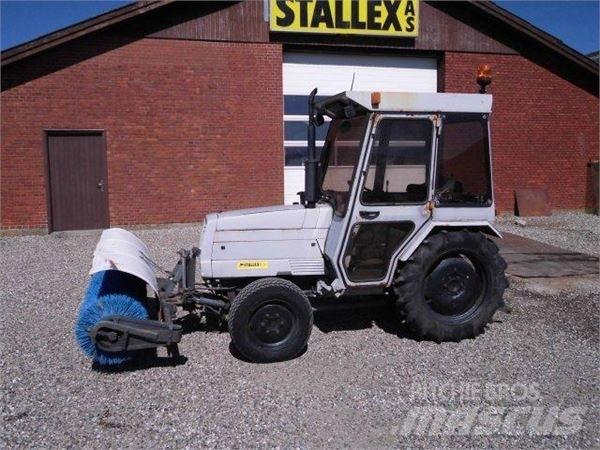 Mitsubishi 280 Трактори