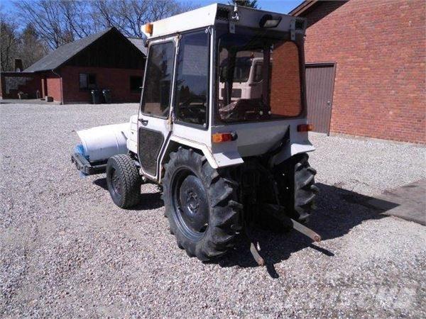 Mitsubishi 280 Трактори