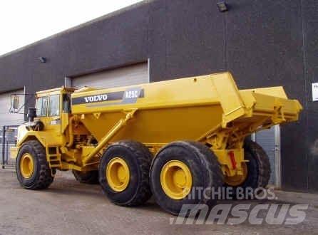 Volvo A25C Зчленовані самоскиди