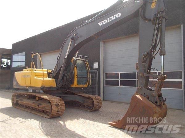 Volvo EC210LC Гусеничні екскаватори