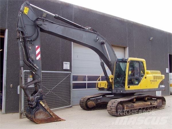 Volvo EC240BNLC Гусеничні екскаватори