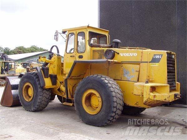 Volvo L120 Фронтальні навантажувачі