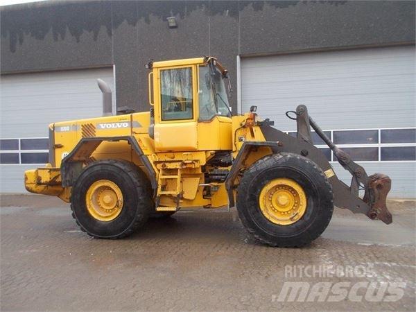 Volvo L120D Фронтальні навантажувачі