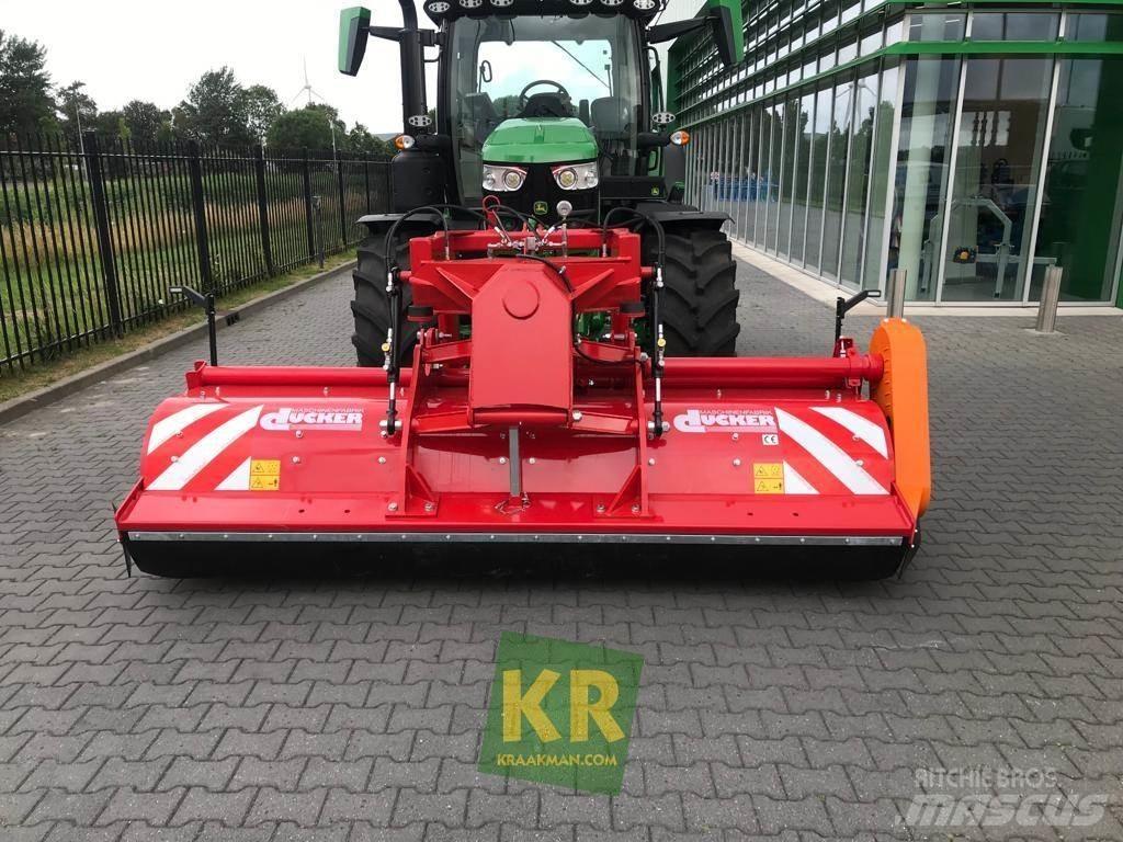 Dücker UM Газонні і лукові косилки