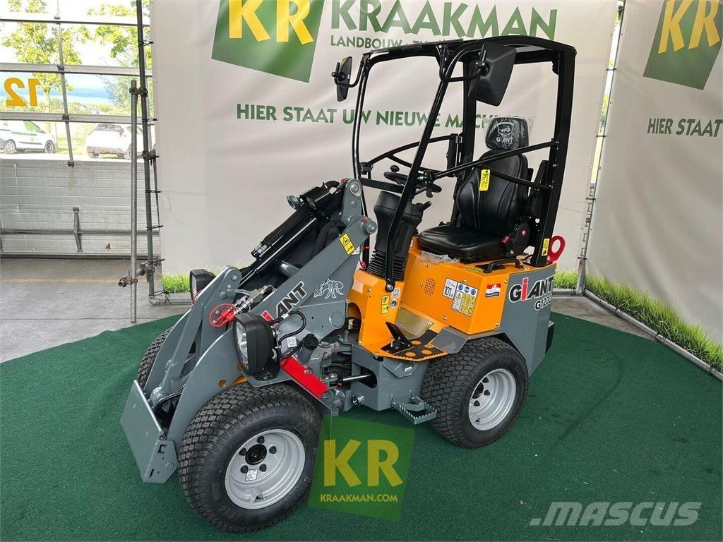 GiANT G1200 Фронтальні навантажувачі та екскаватори
