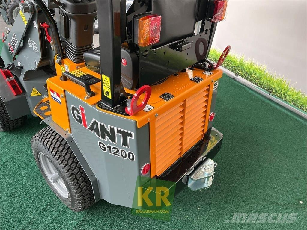GiANT G1200 Фронтальні навантажувачі та екскаватори