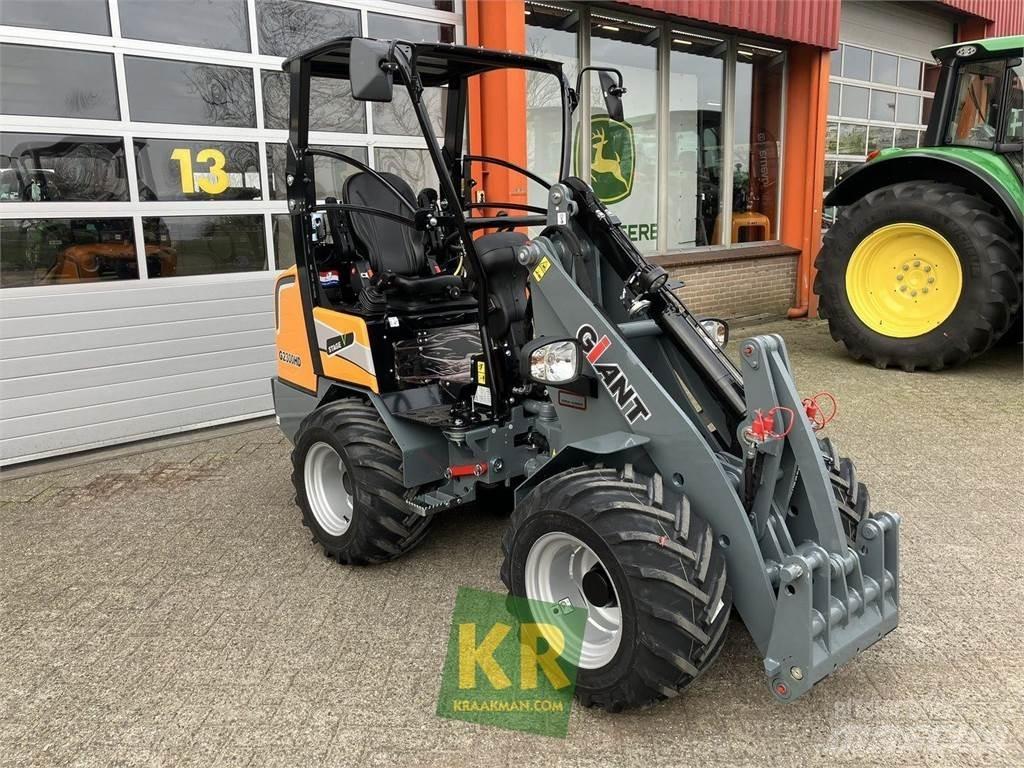 GiANT G2300 Фронтальні навантажувачі та екскаватори