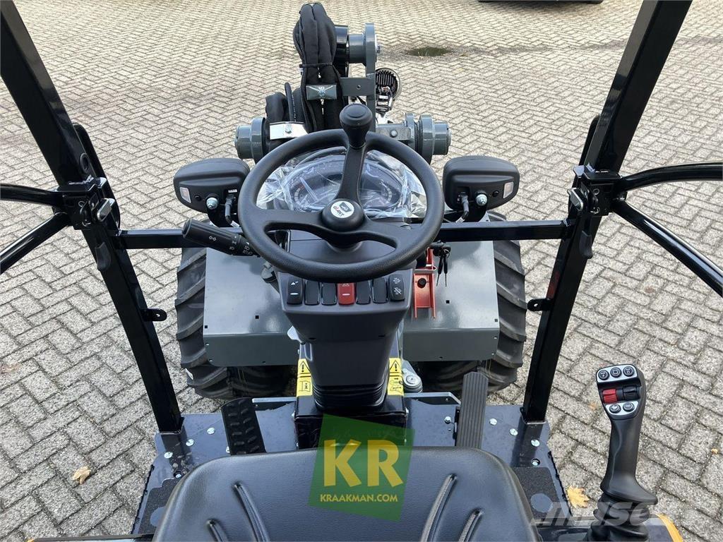 GiANT G2700 HD+ Фронтальні навантажувачі та екскаватори