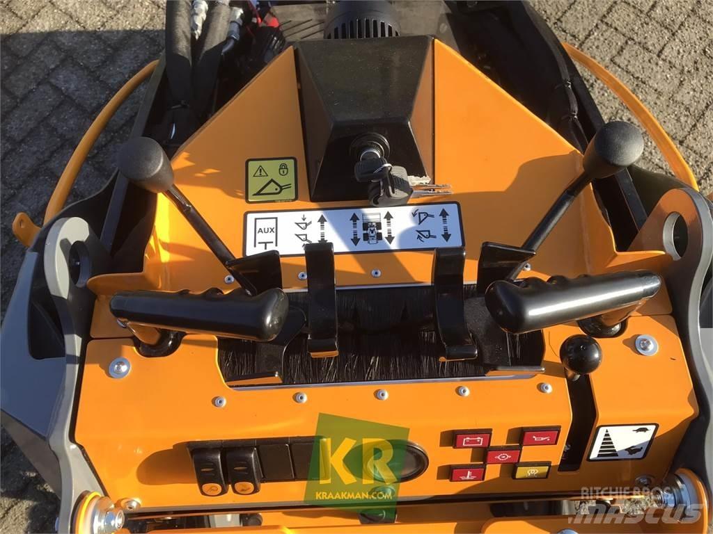 GiANT GS950T Фронтальні навантажувачі та екскаватори