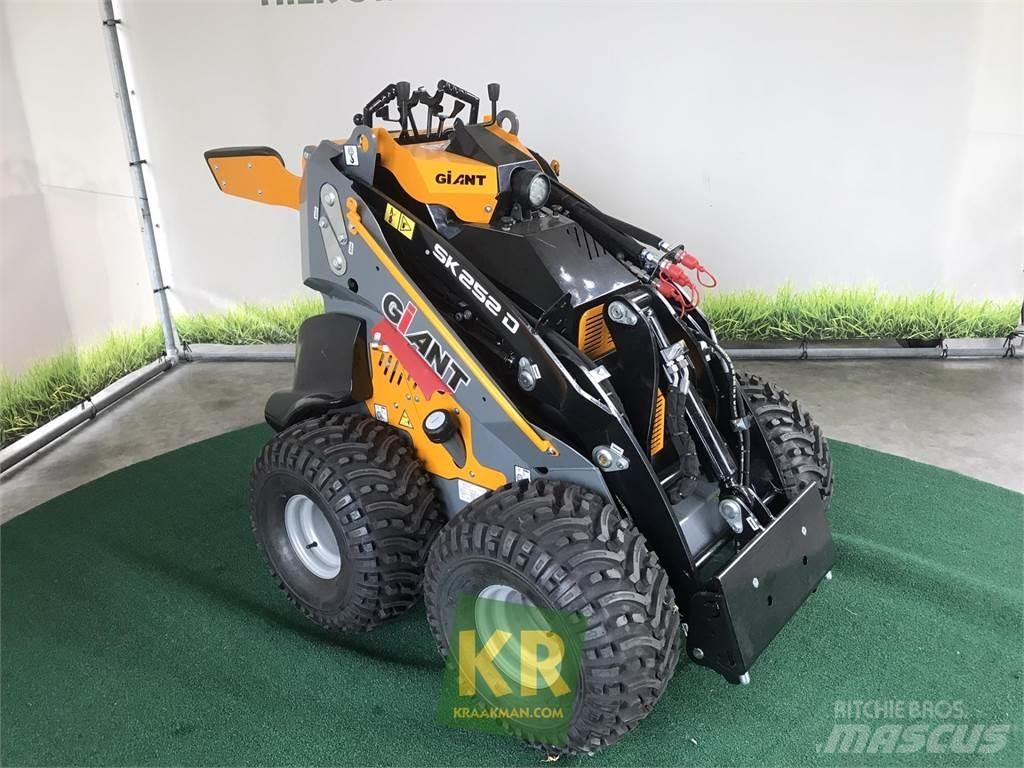 GiANT SK252D Фронтальні навантажувачі та екскаватори