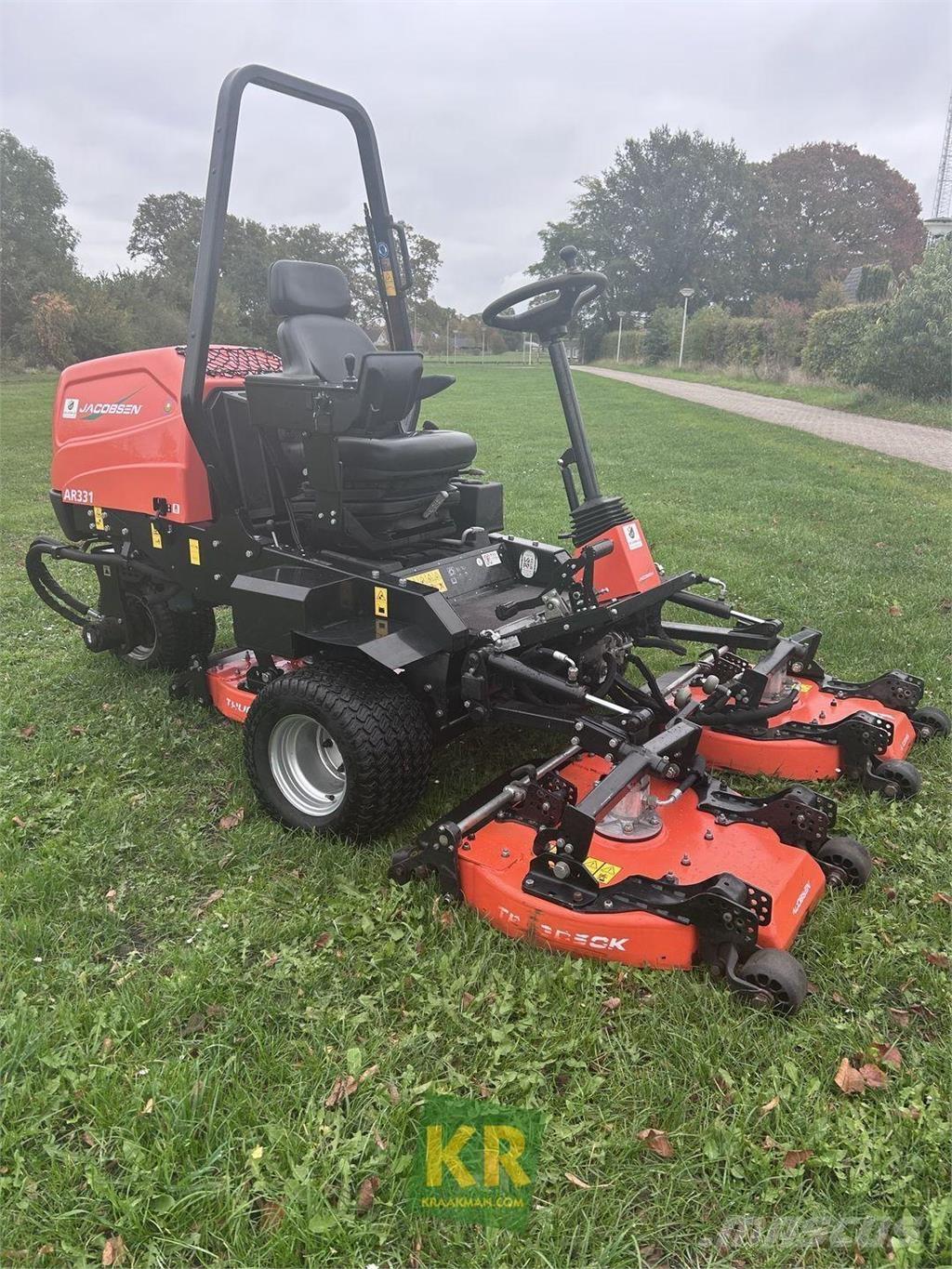 Jacobsen AR331 Грубі косарки