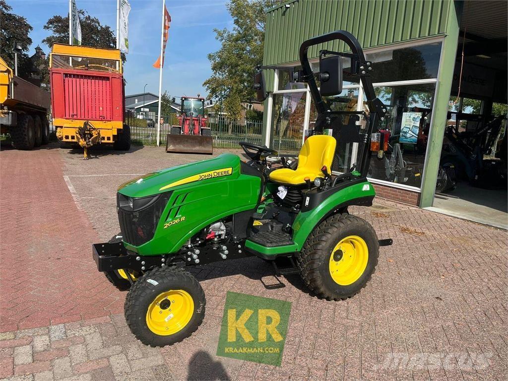 John Deere 2026R Трактори