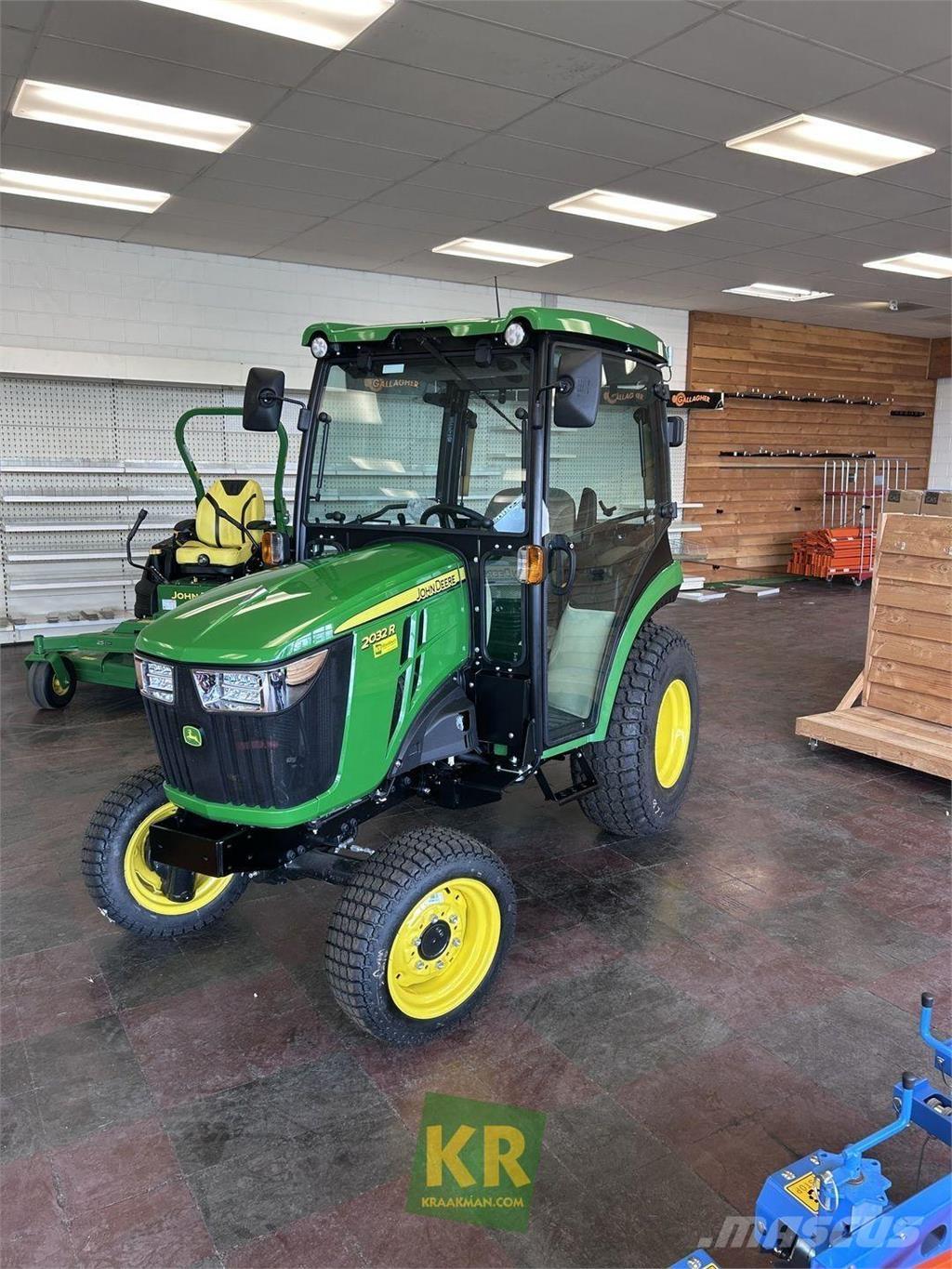 John Deere 2032R Трактори