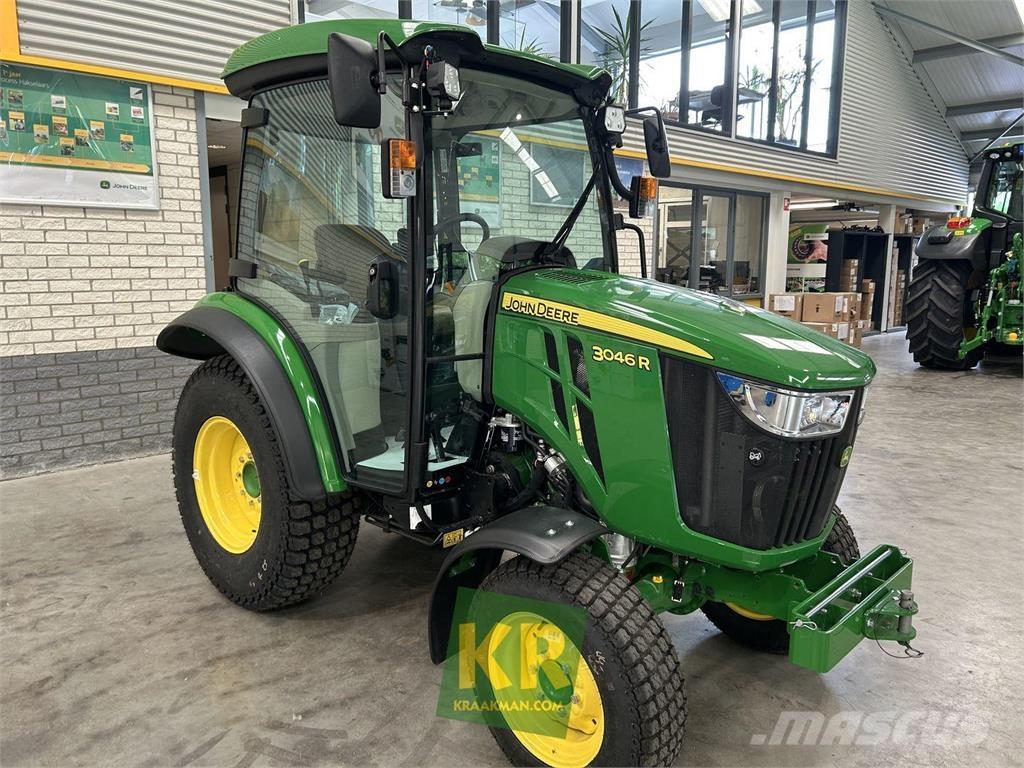 John Deere 3046R Трактори