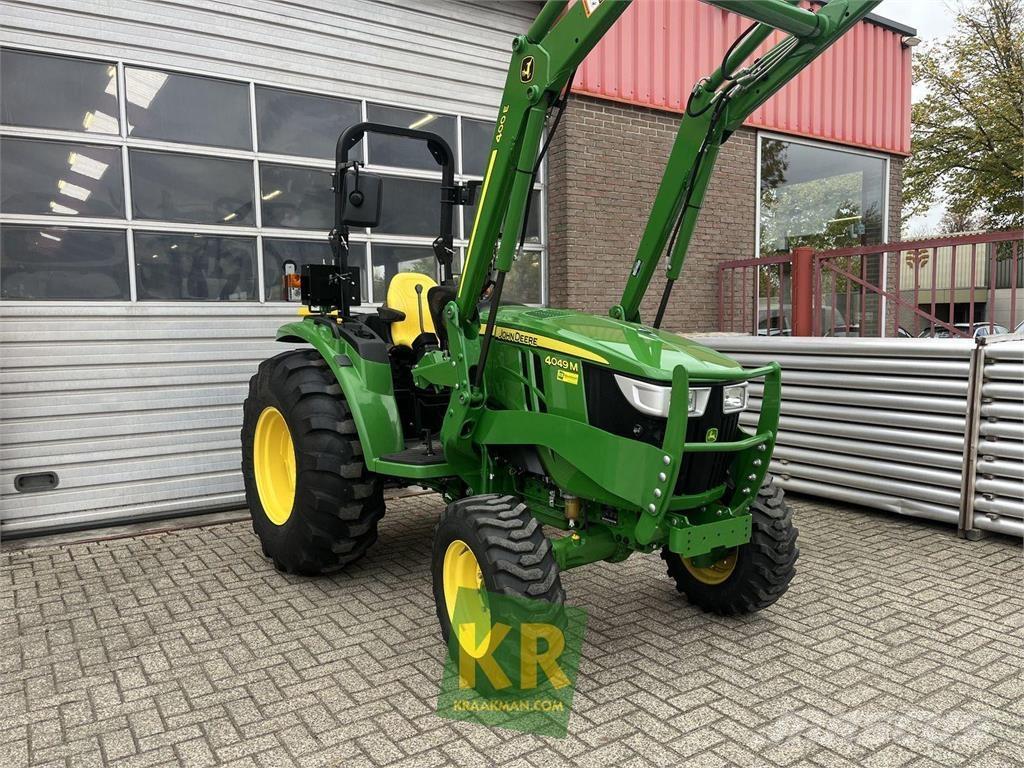 John Deere 4049M Трактори