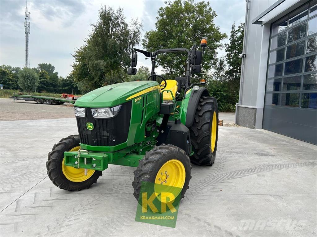 John Deere 5090M Трактори