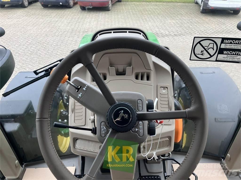 John Deere 6090M Трактори