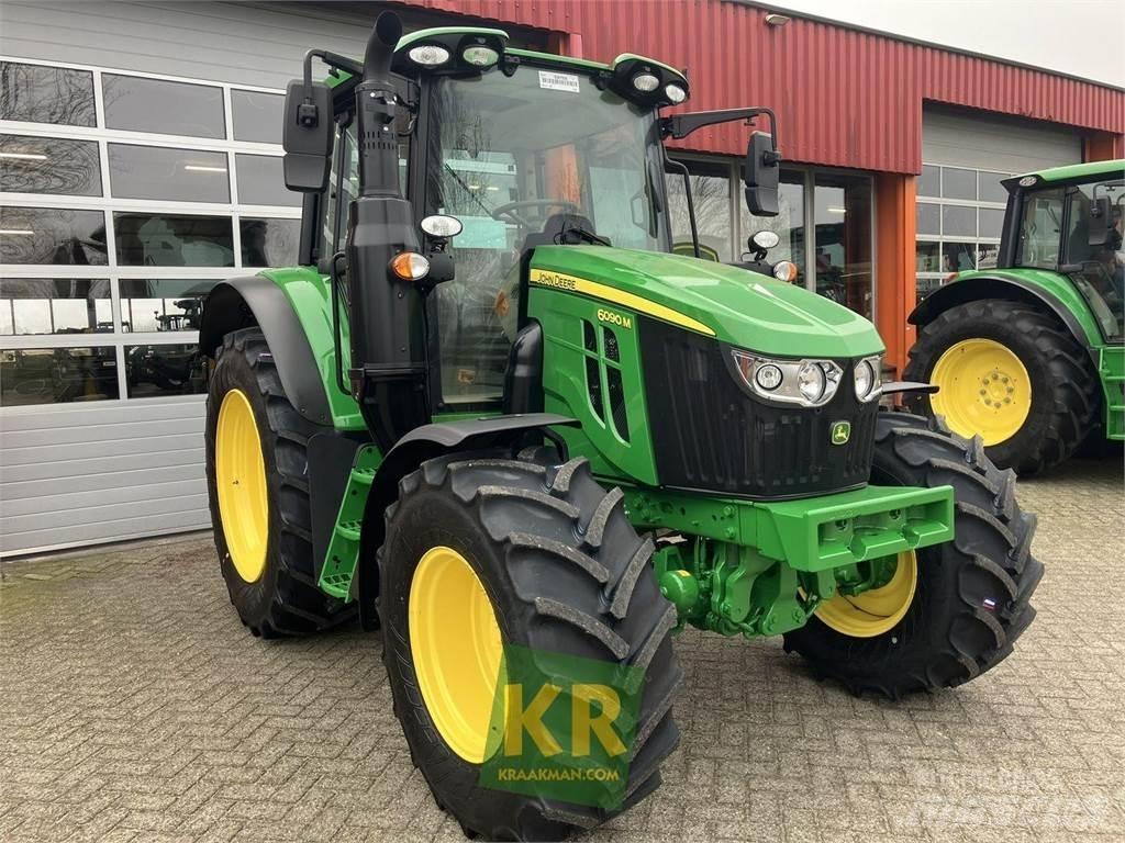 John Deere 6090M Трактори