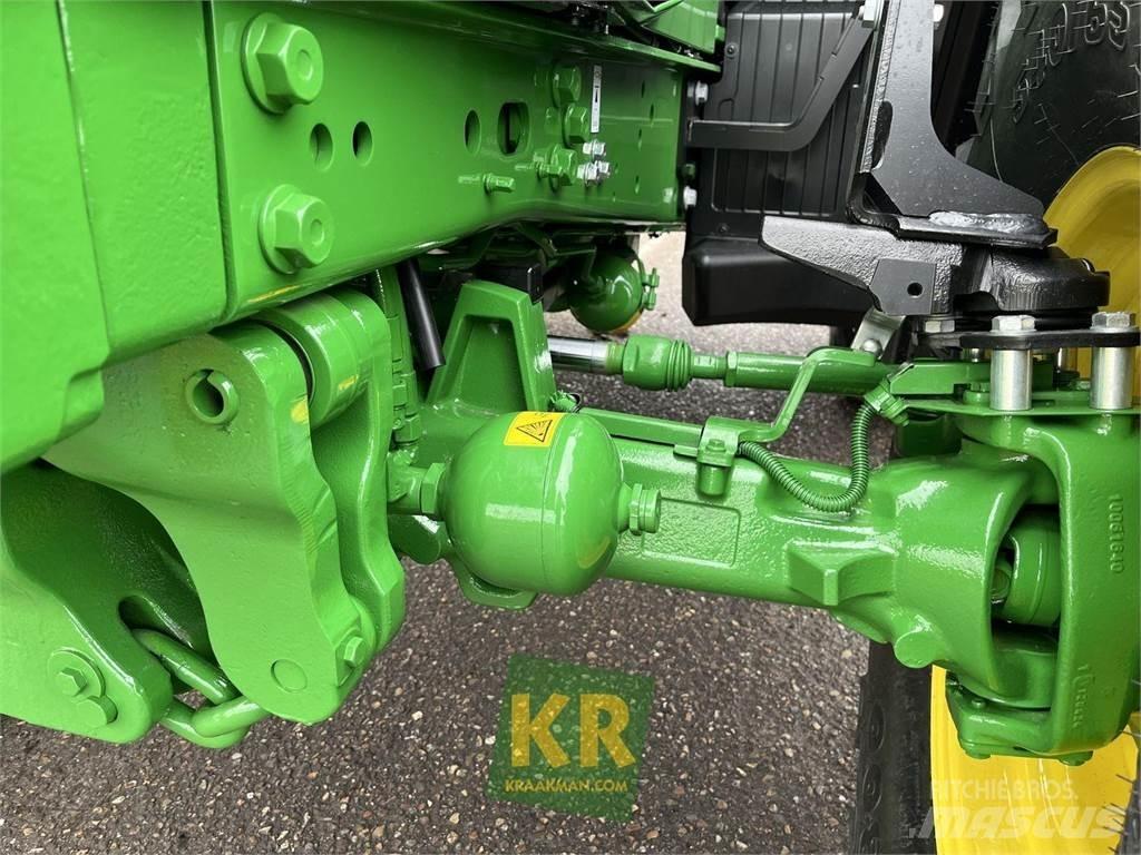 John Deere 6120M Трактори