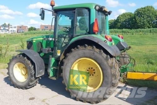 John Deere 6220 Трактори