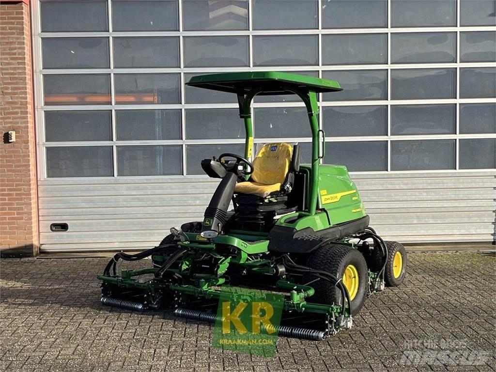 John Deere 8700A Газонокосарки