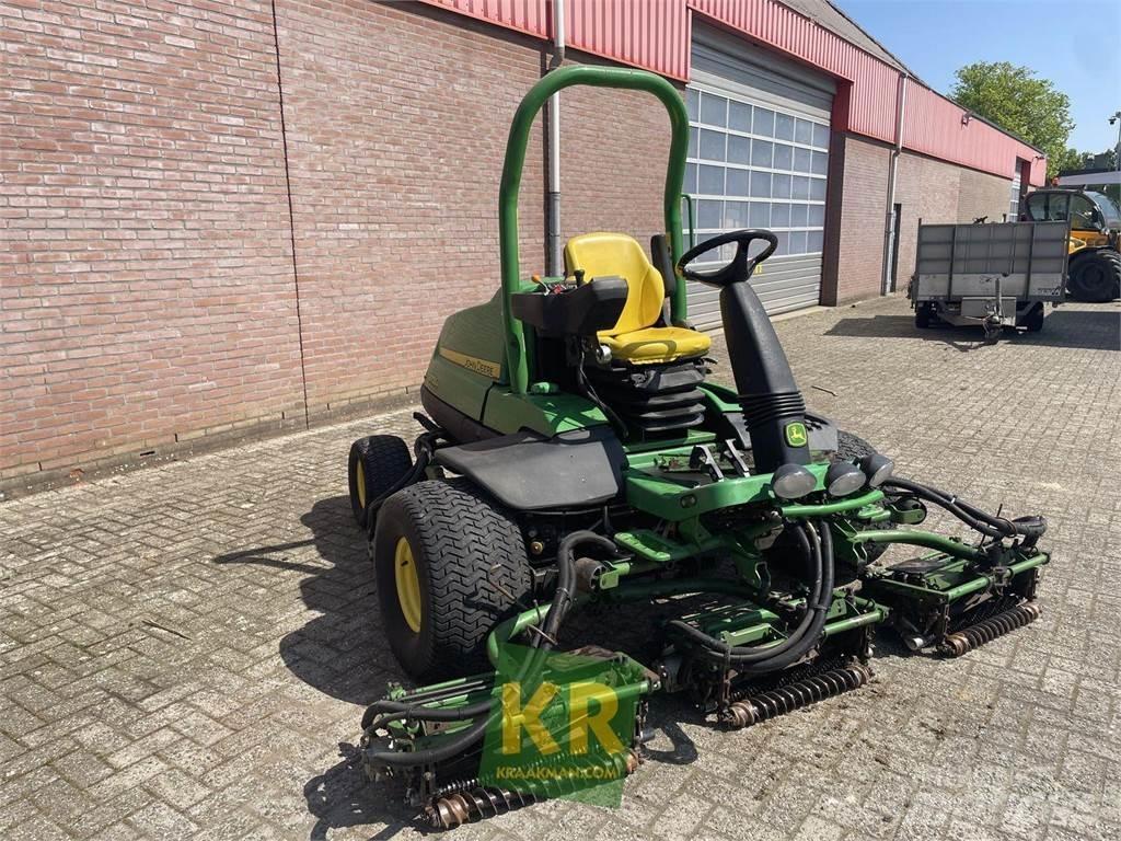 John Deere 8700A Газонокосарки