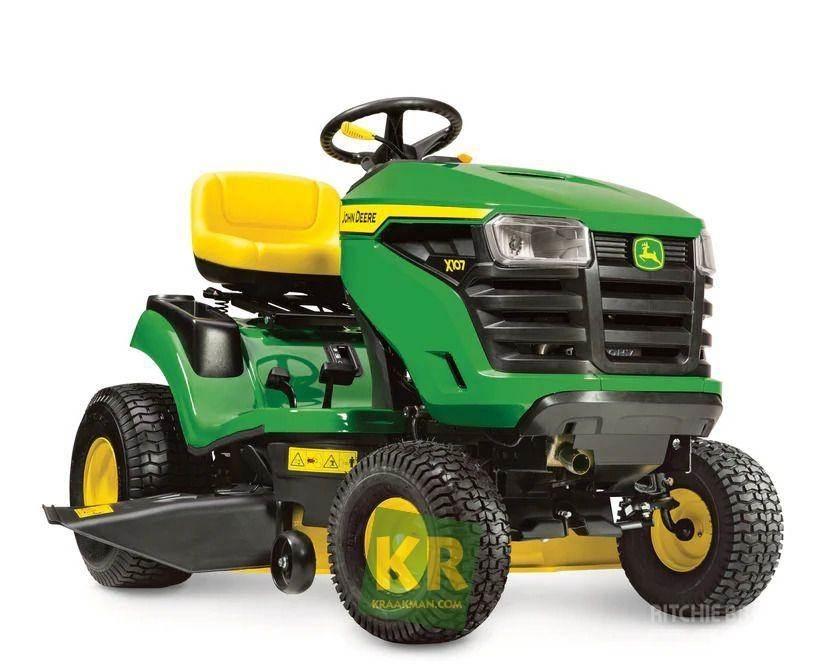John Deere X107 Самохідні газонокосарки